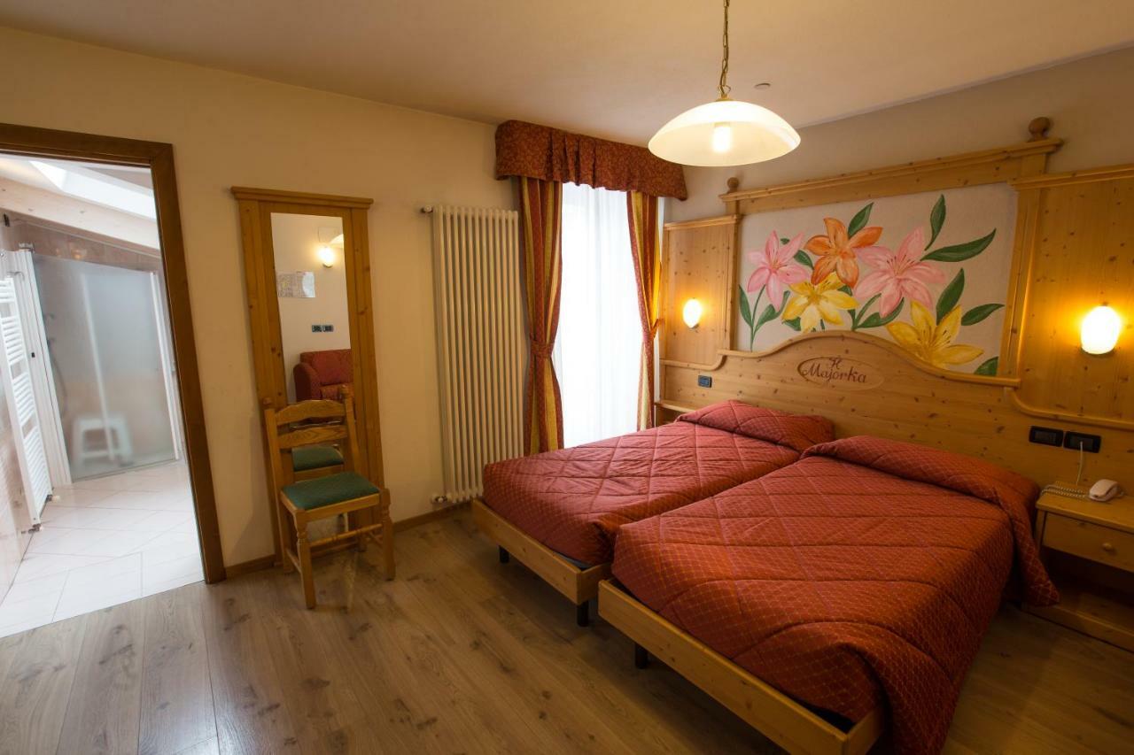 Hotel Majorka Andalo Exteriér fotografie